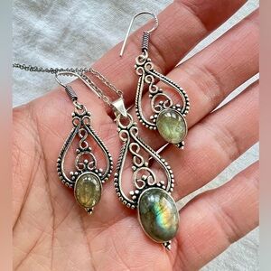 925 STUNNING! Earrings + Necklace Flash Labradorite Set!